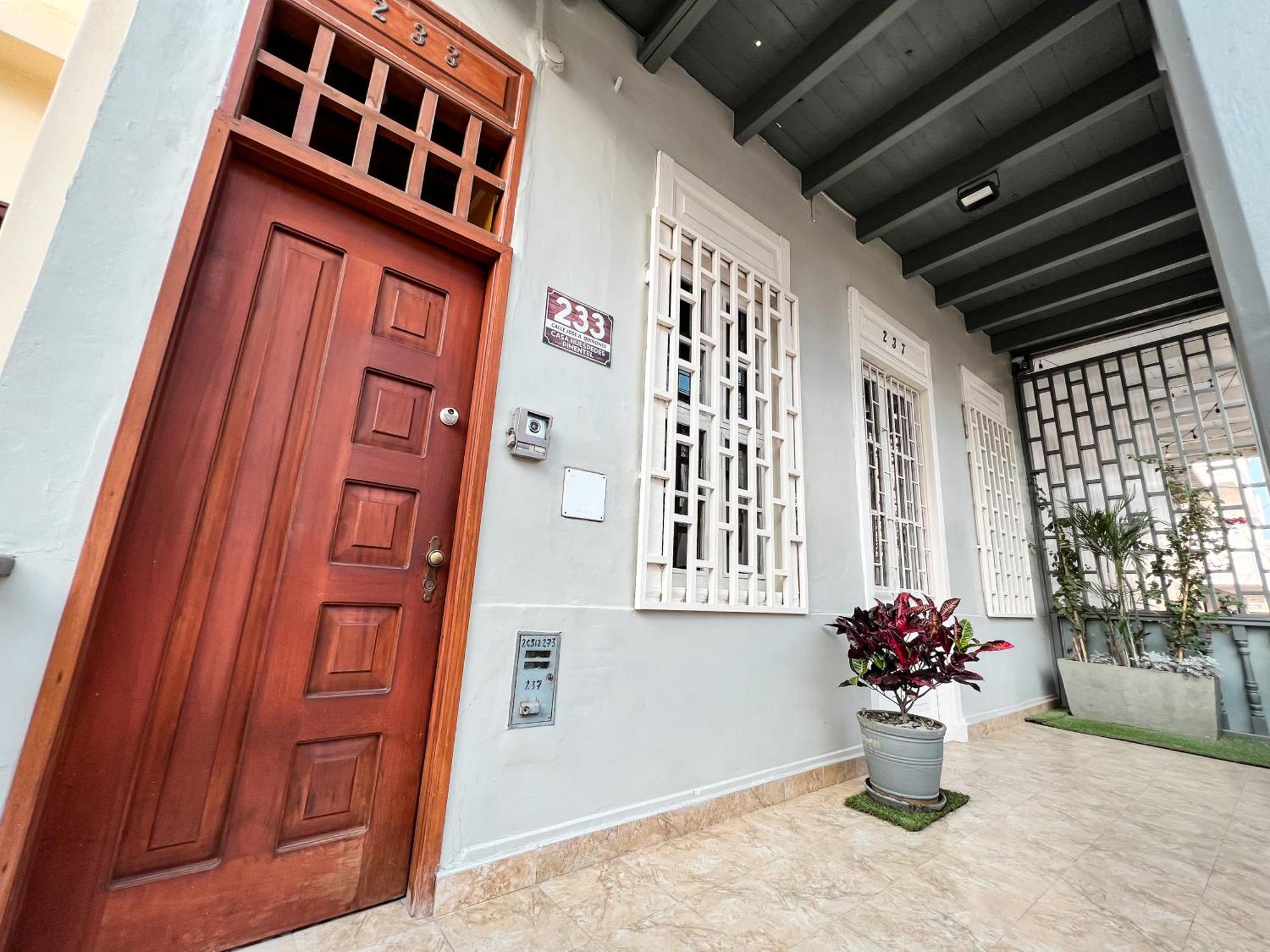Bed and breakfast Casa Huéspedes Pimentel Extérieur photo