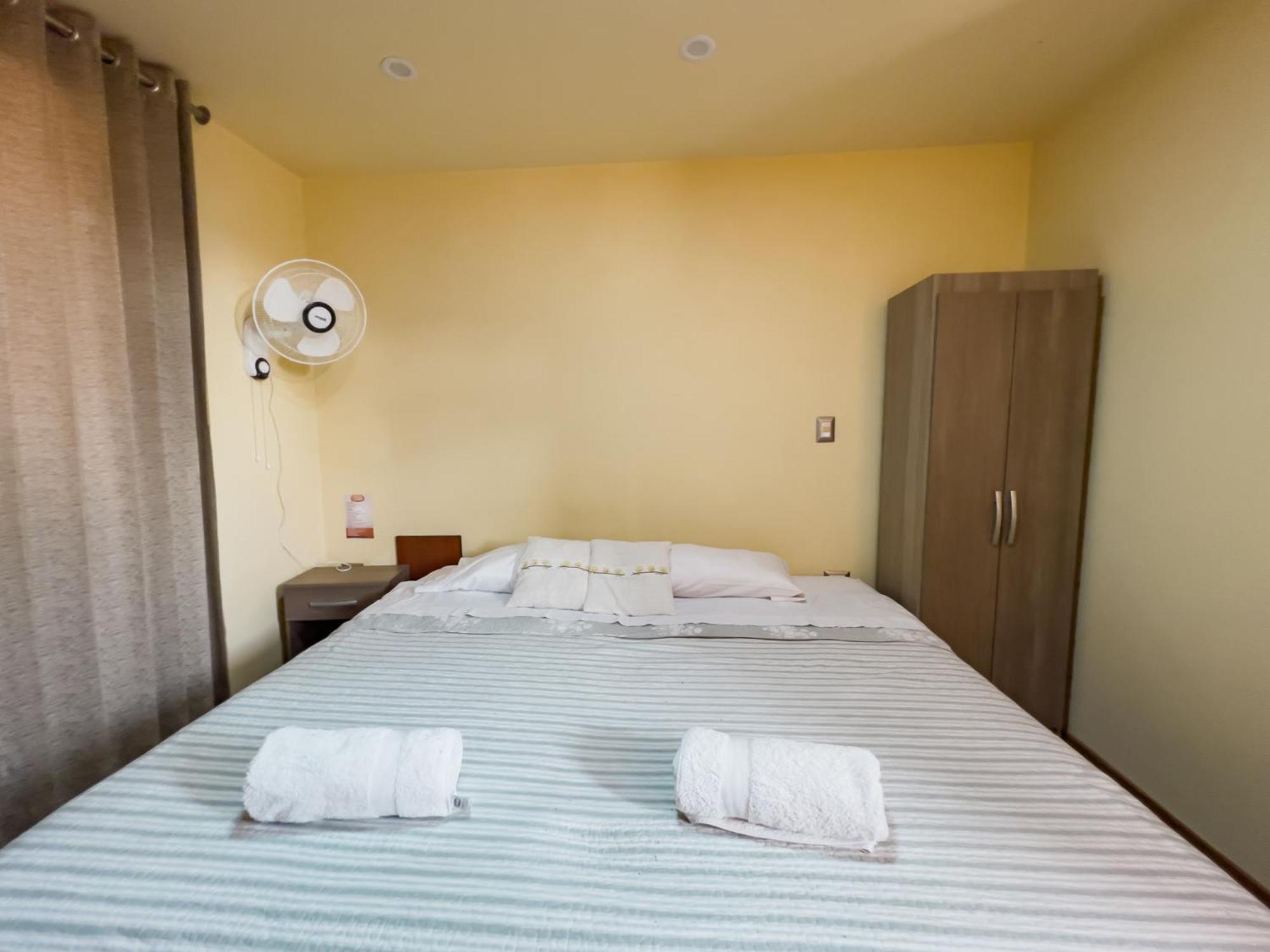 Bed and breakfast Casa Huéspedes Pimentel Extérieur photo