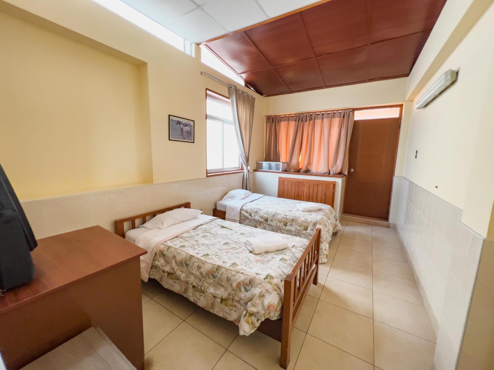 Bed and breakfast Casa Huéspedes Pimentel Extérieur photo